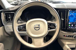 met. musta Volvo XC60 2023 kuva 24.
