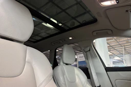 met. musta Volvo XC60 2023 kuva 31.