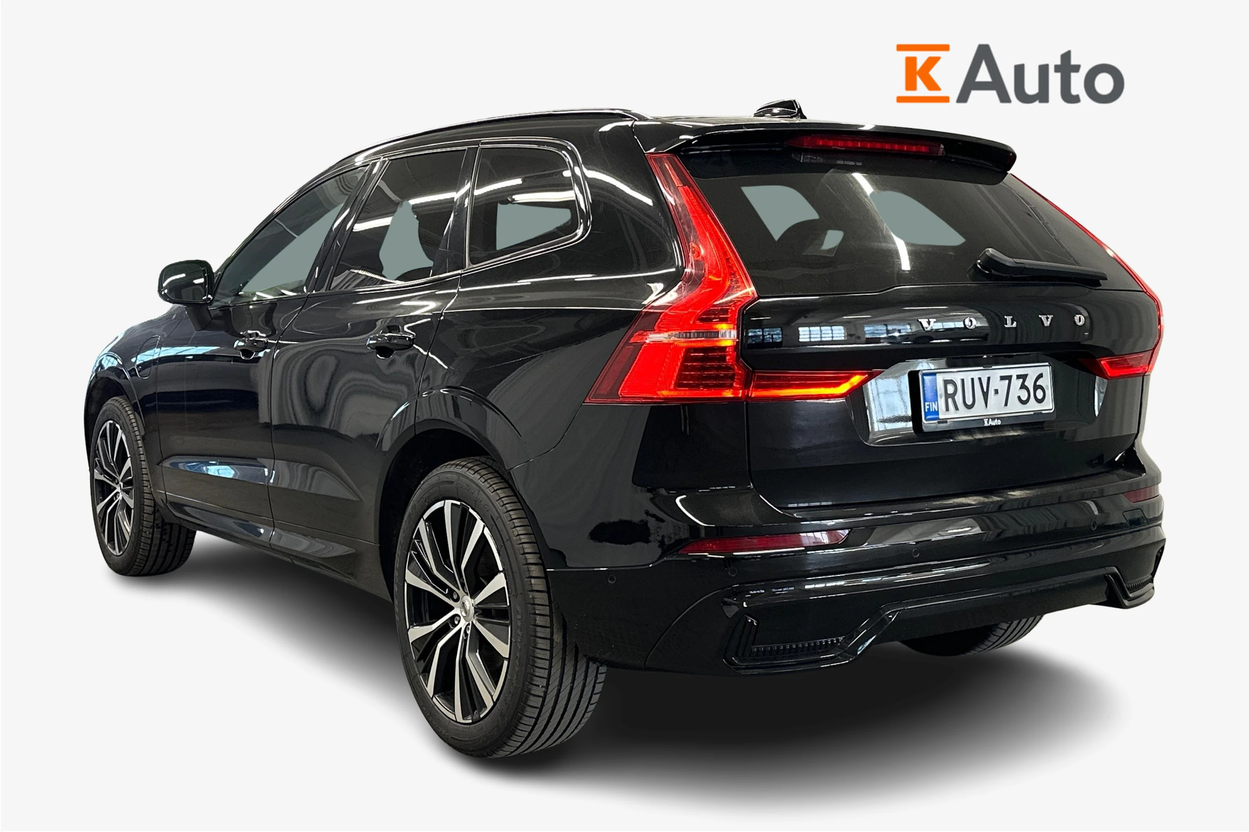 musta Volvo XC60 2023 kuva 2.