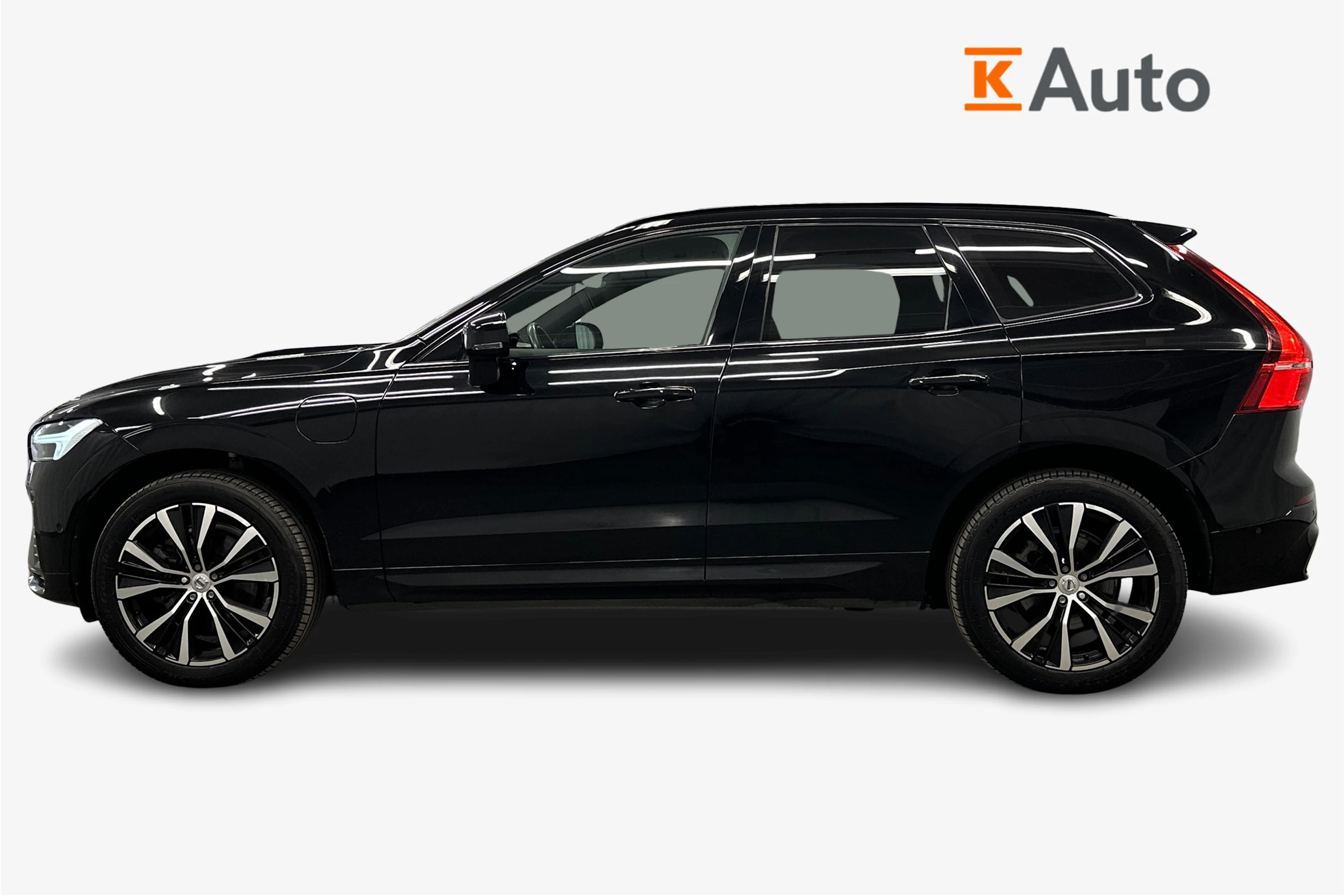 musta Volvo XC60 2023 kuva 5.