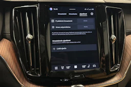 musta Volvo XC60 2023 kuva 30.