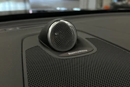 musta Volvo XC60 2023 kuva 33.