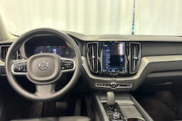 musta Volvo XC60 2023 kuva 16.