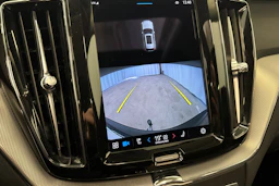 musta Volvo XC60 2023 kuva 21.
