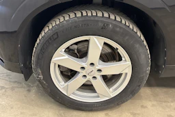 musta Volvo XC60 2023 kuva 34.