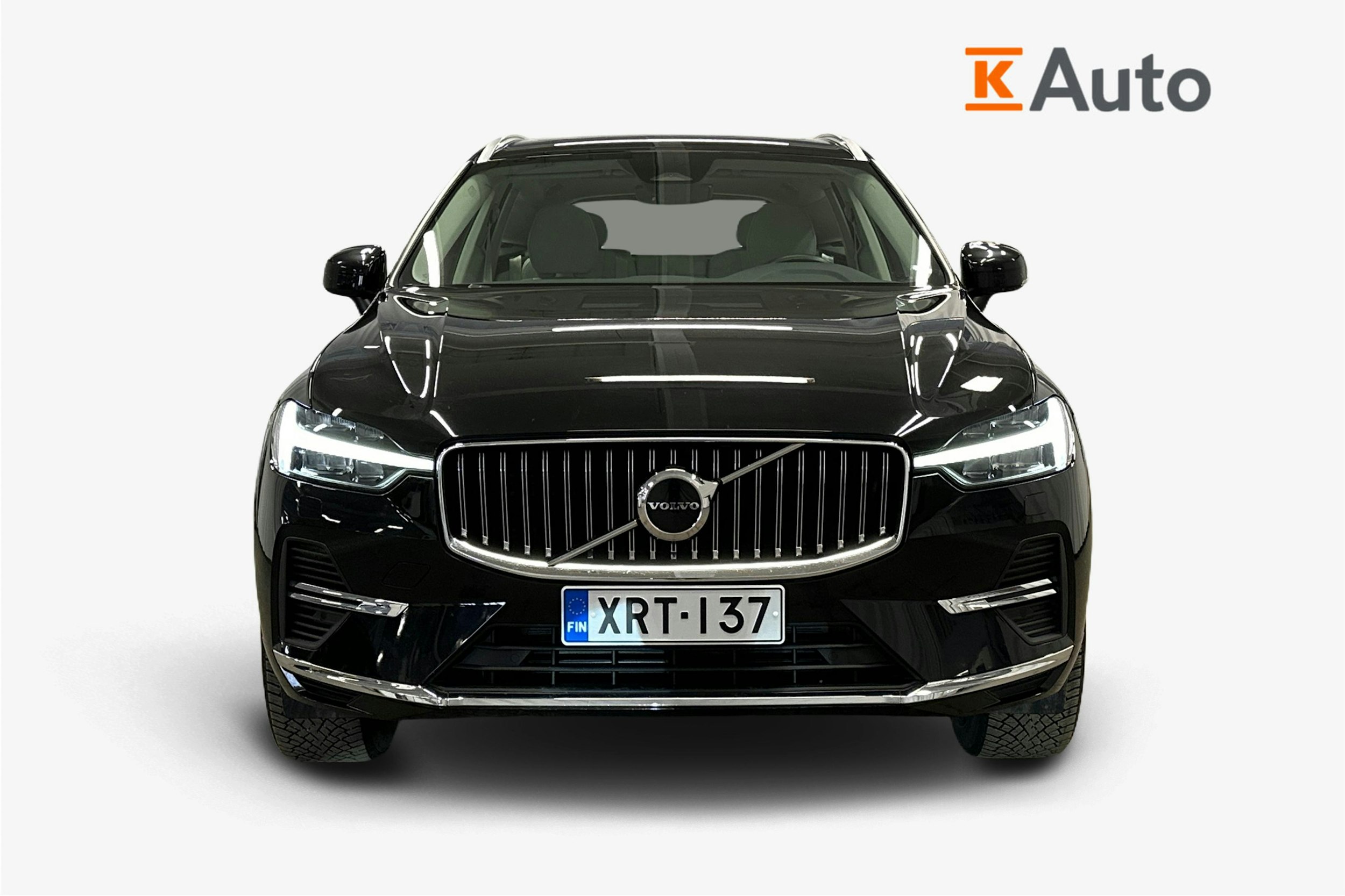 musta Volvo XC60 2023 kuva 5.