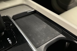 musta Volvo XC60 2023 kuva 33.