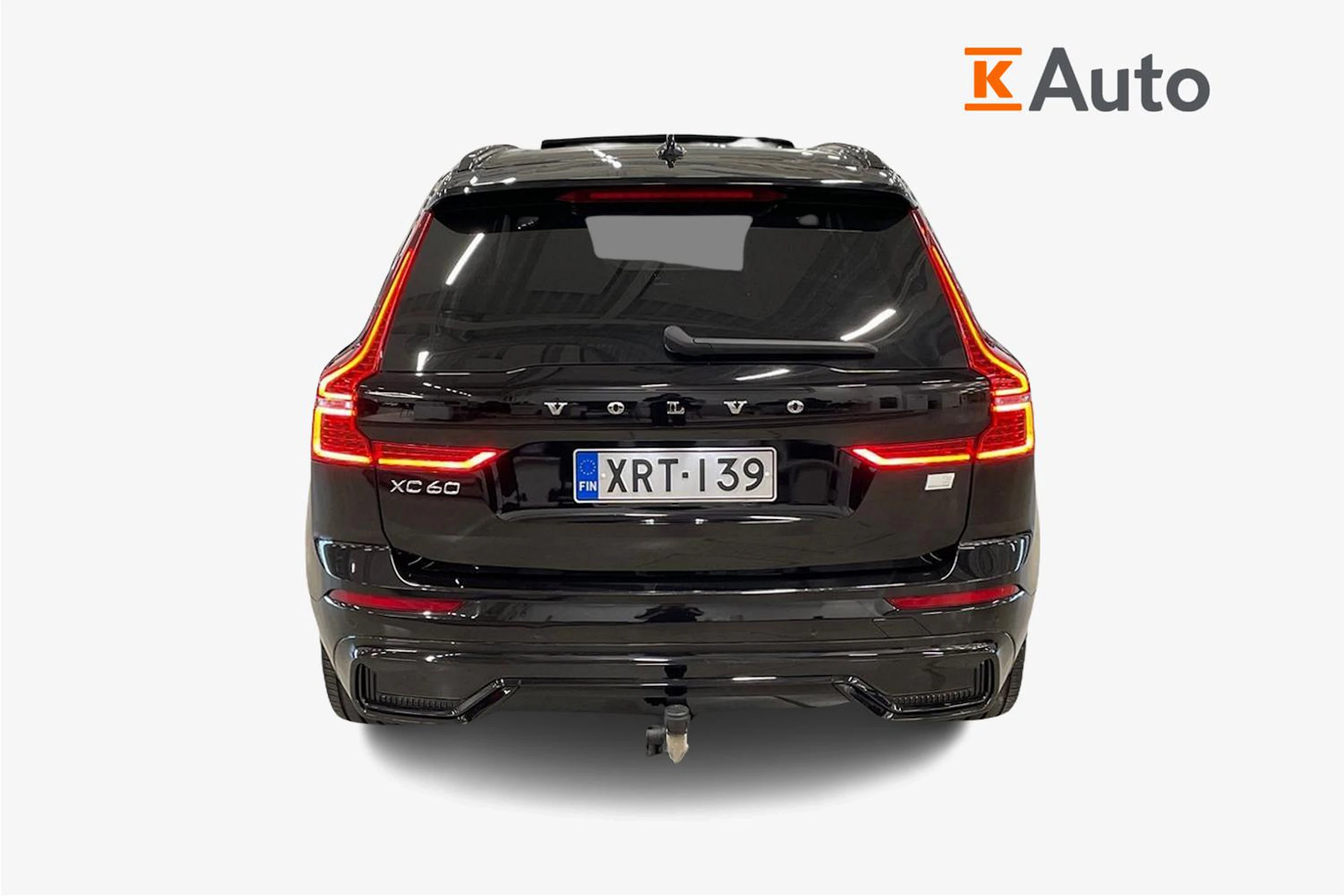 musta Volvo XC60 2023 kuva 3.