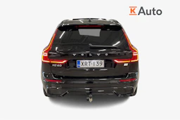 musta Volvo XC60 2023 kuva 3.