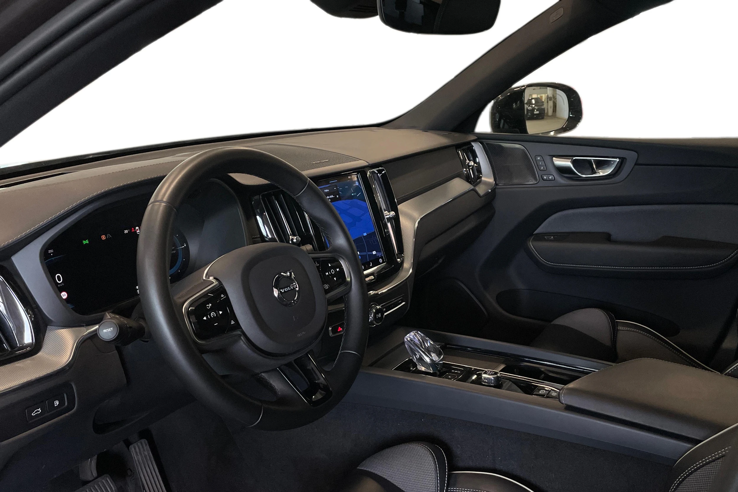 harmaa Volvo XC60 2023 kuva 3.