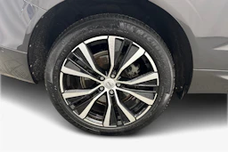 harmaa Volvo XC60 2023 kuva 9.