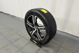 harmaa Volvo XC60 2023 kuva 10.