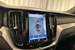 harmaa Volvo XC60 2023 kuva 16.