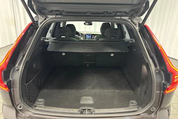 harmaa Volvo XC60 2023 kuva 27.