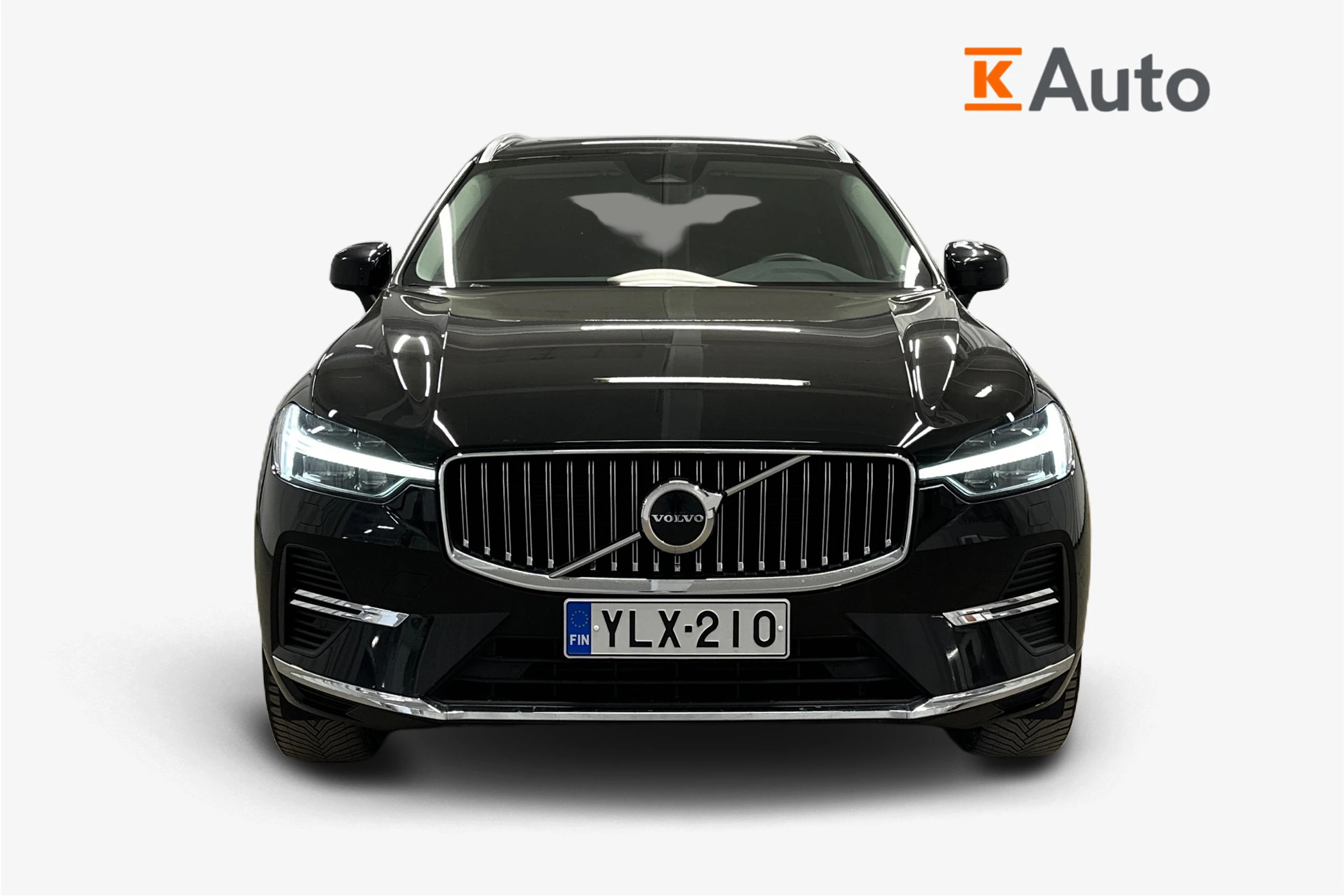 musta Volvo XC60 2023 kuva 4.