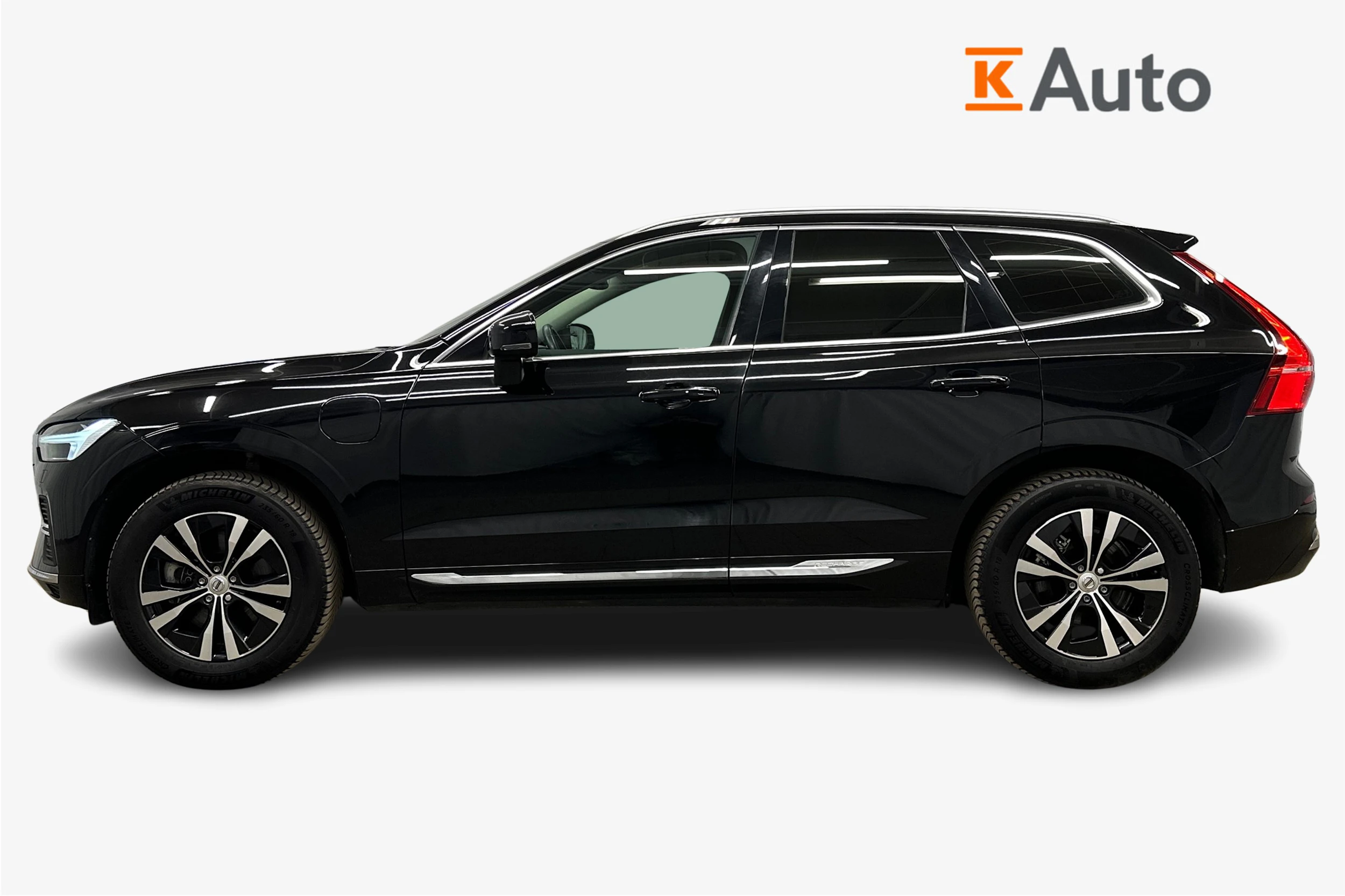 musta Volvo XC60 2023 kuva 5.