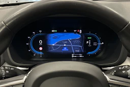 musta Volvo XC60 2023 kuva 13.