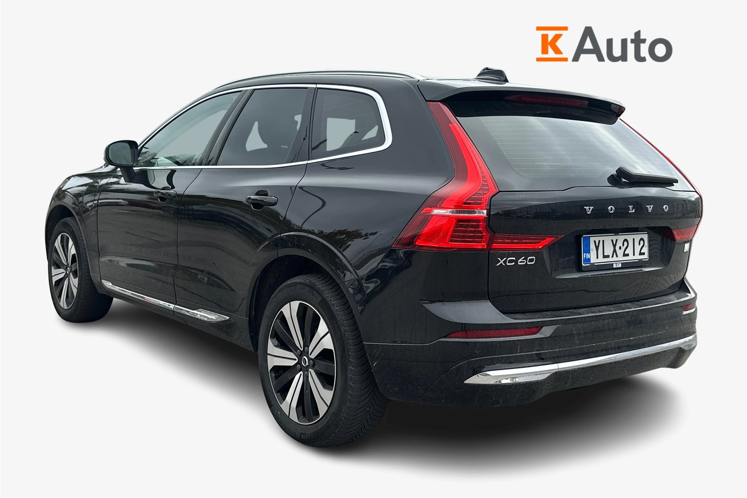 musta Volvo XC60 2023 kuva 2.