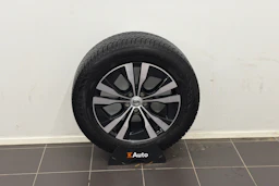musta Volvo XC60 2023 kuva 10.