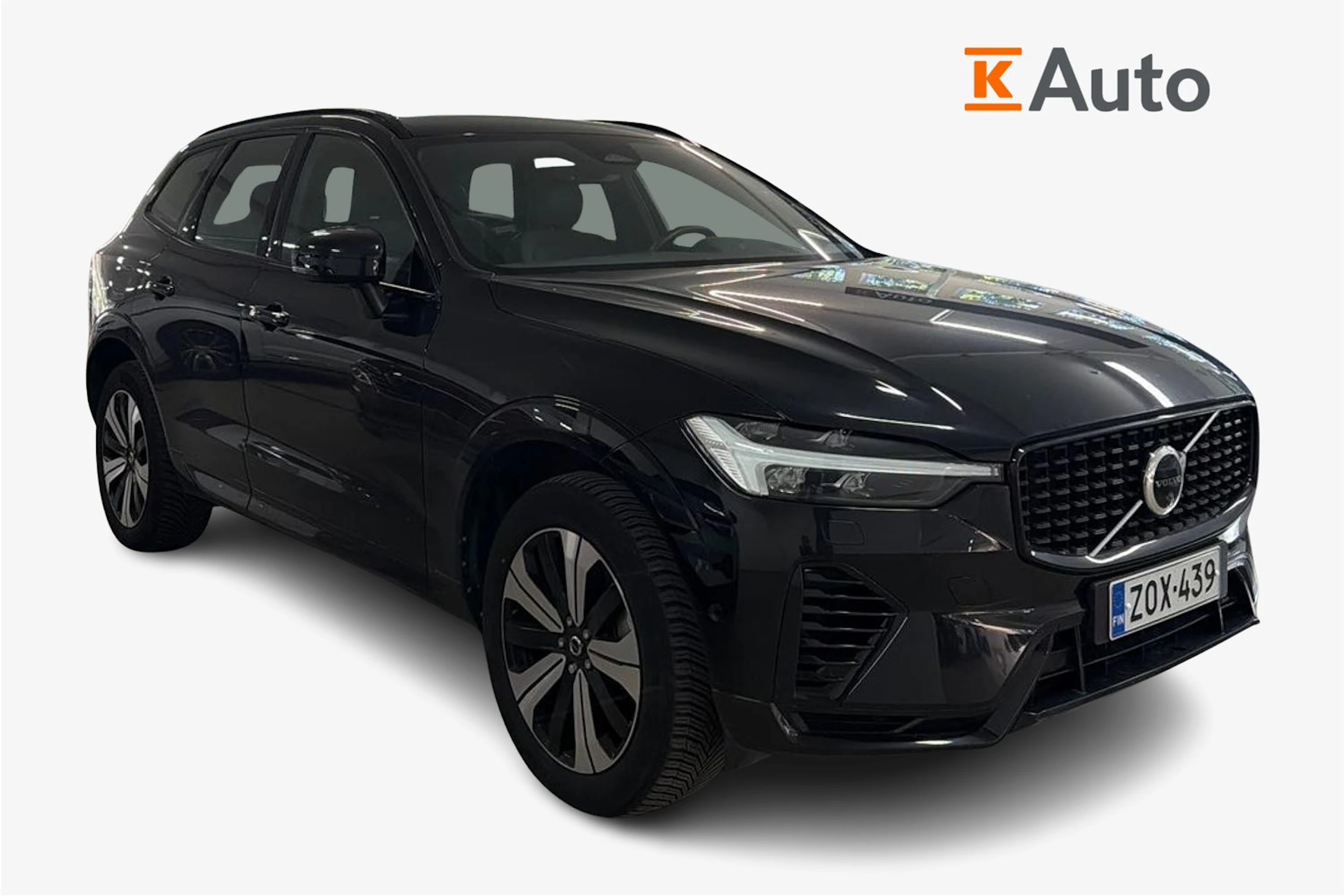 musta Volvo XC60 2023 kuva 1.