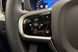 met. punainen Volvo XC60 2023 kuva 20.