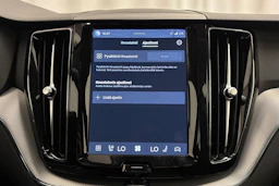 met. punainen Volvo XC60 2023 kuva 25.