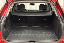 met. punainen Volvo XC60 2023 kuva 30.