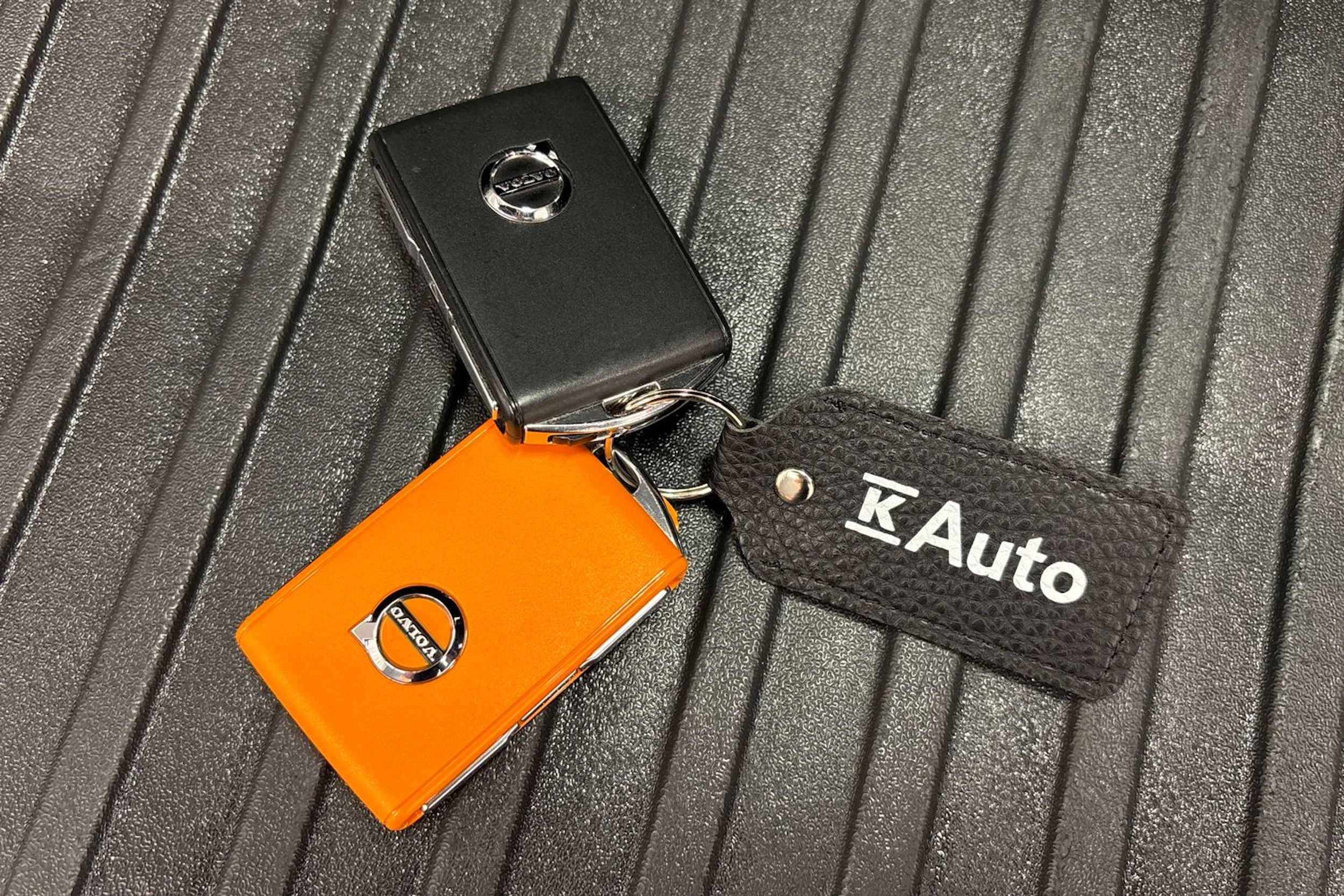 met. punainen Volvo XC60 2023 kuva 32.