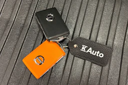 met. punainen Volvo XC60 2023 kuva 32.