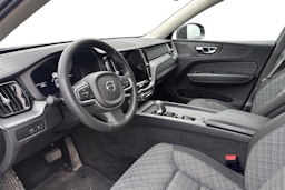 harmaa Volvo XC60 2023 kuva 3.