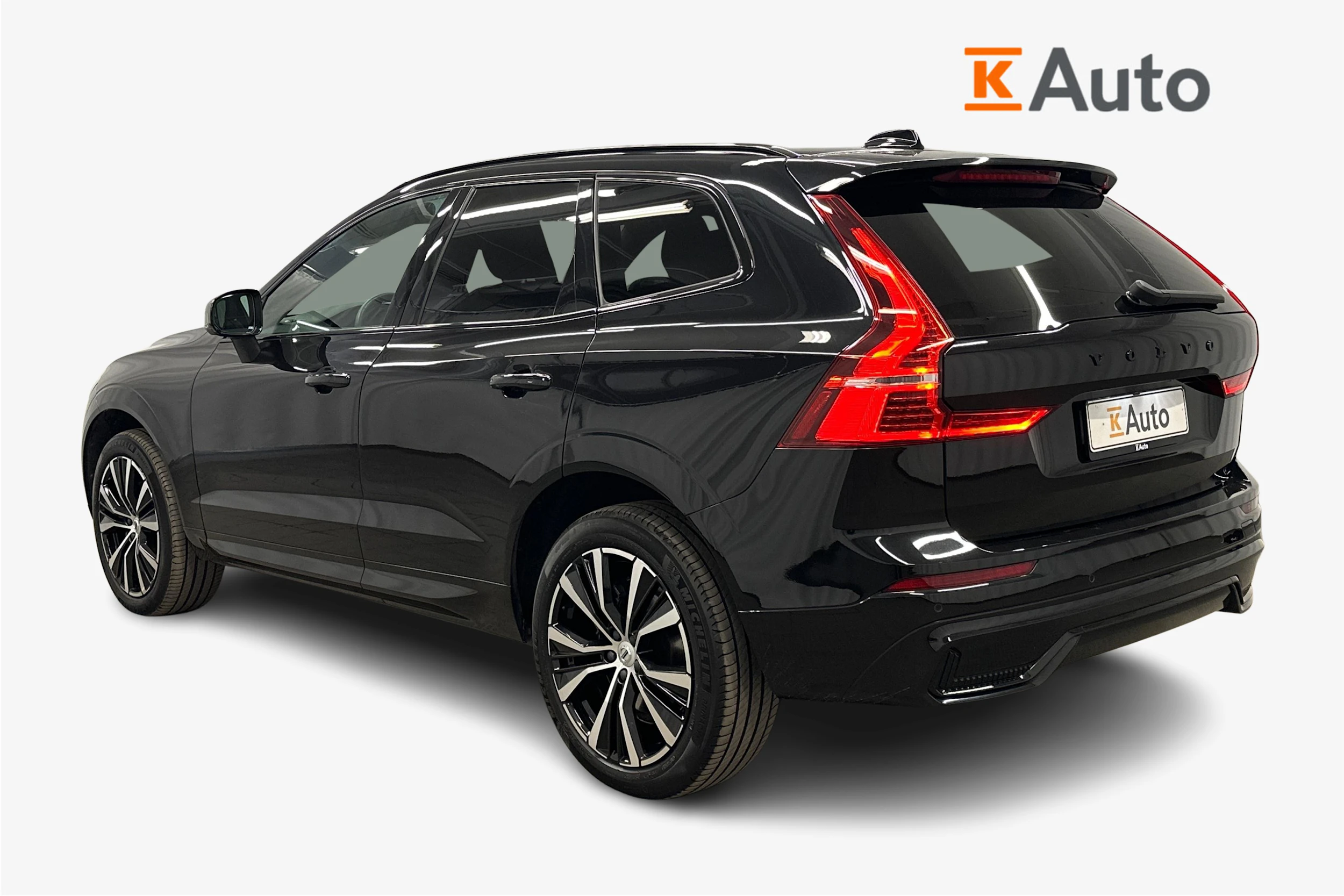 musta Volvo XC60 2024 kuva 2.