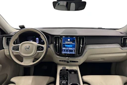 sininen Volvo XC60 2024 kuva 7.