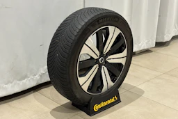 ruskea (beige) Volvo XC60 2024 kuva 11.