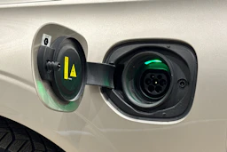 ruskea (beige) Volvo XC60 2024 kuva 12.