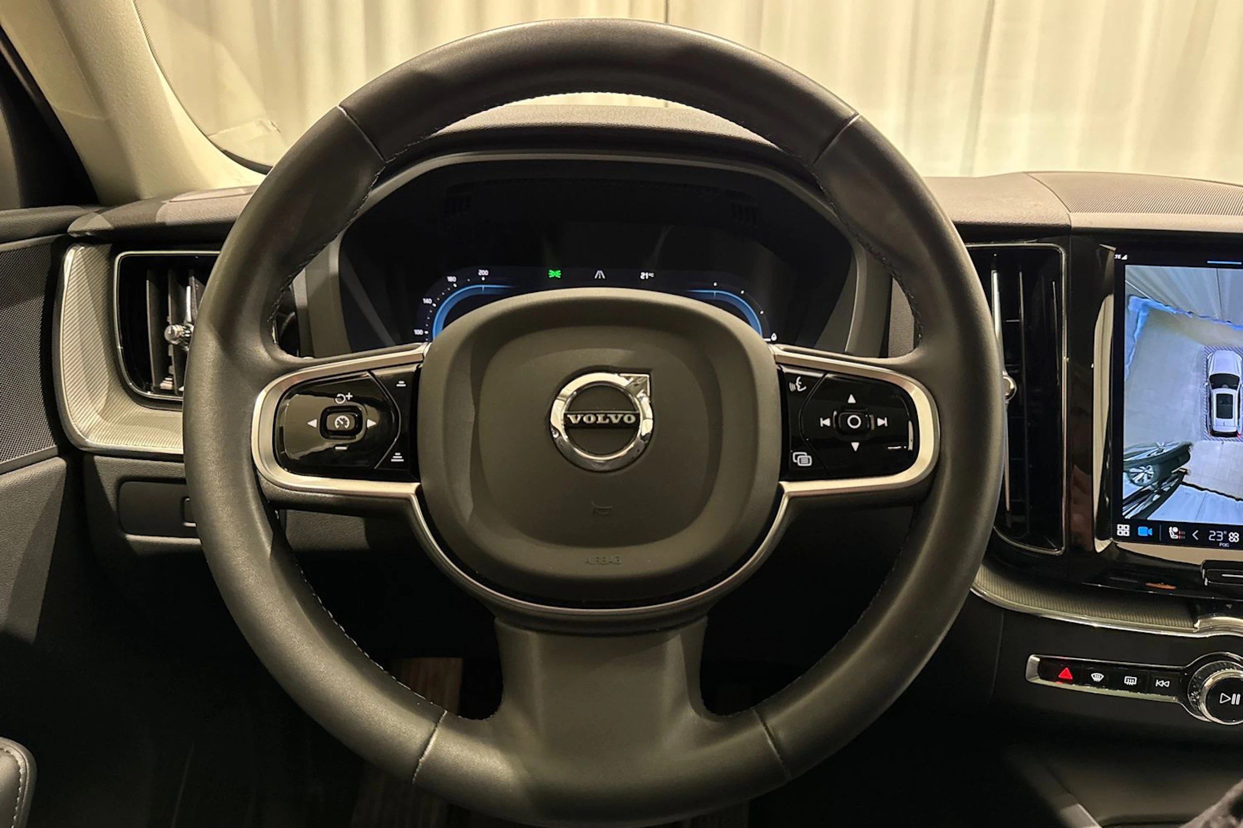 ruskea (beige) Volvo XC60 2024 kuva 21.