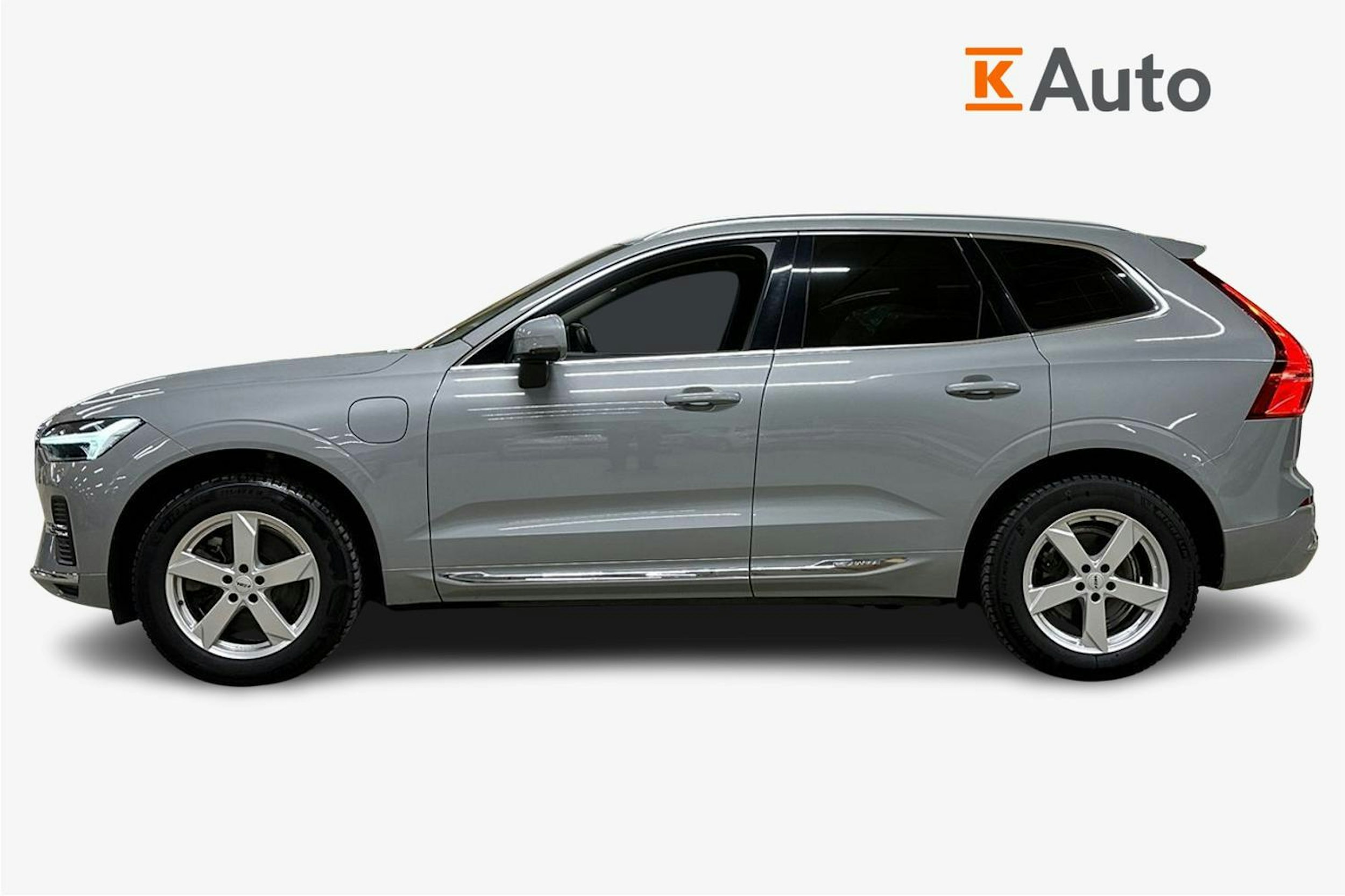 harmaa Volvo XC60 2024 kuva 5.