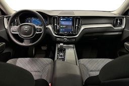 harmaa Volvo XC60 2024 kuva 7.