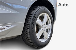 harmaa Volvo XC60 2024 kuva 9.