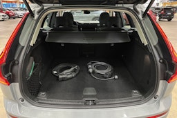 harmaa Volvo XC60 2024 kuva 23.