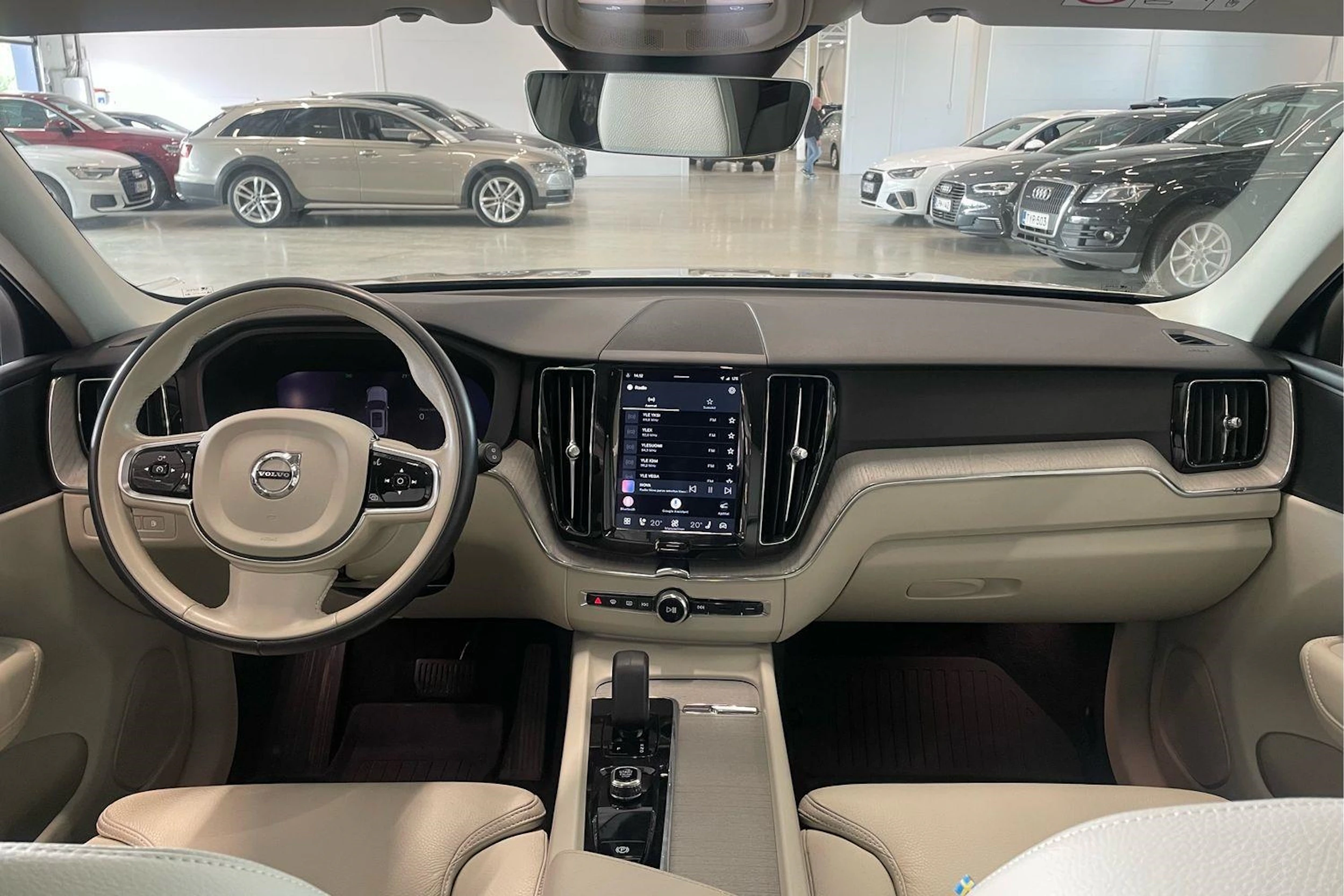 met. ruskea (beige) Volvo XC60 2024 kuva 12.