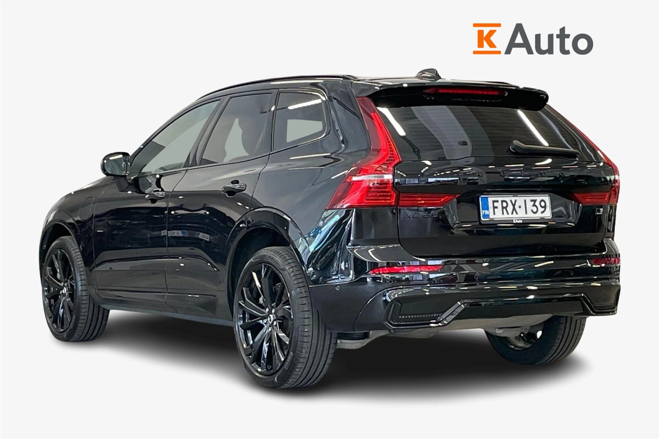 Musta Volvo XC60 2024 kuva 2.