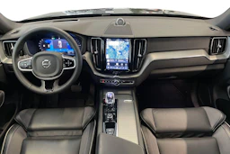 Musta Volvo XC60 2024 kuva 7.