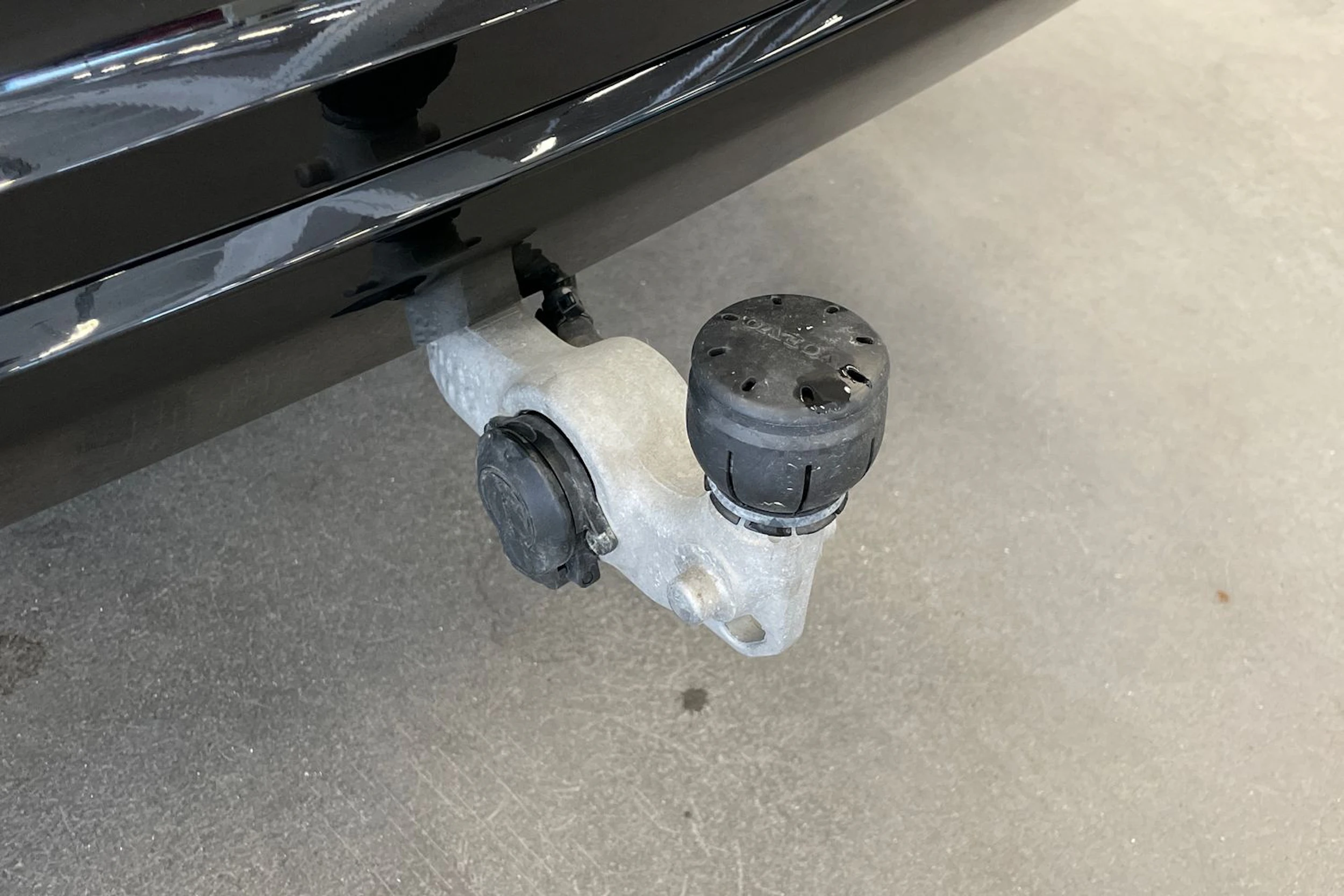 Musta Volvo XC60 2024 kuva 18.