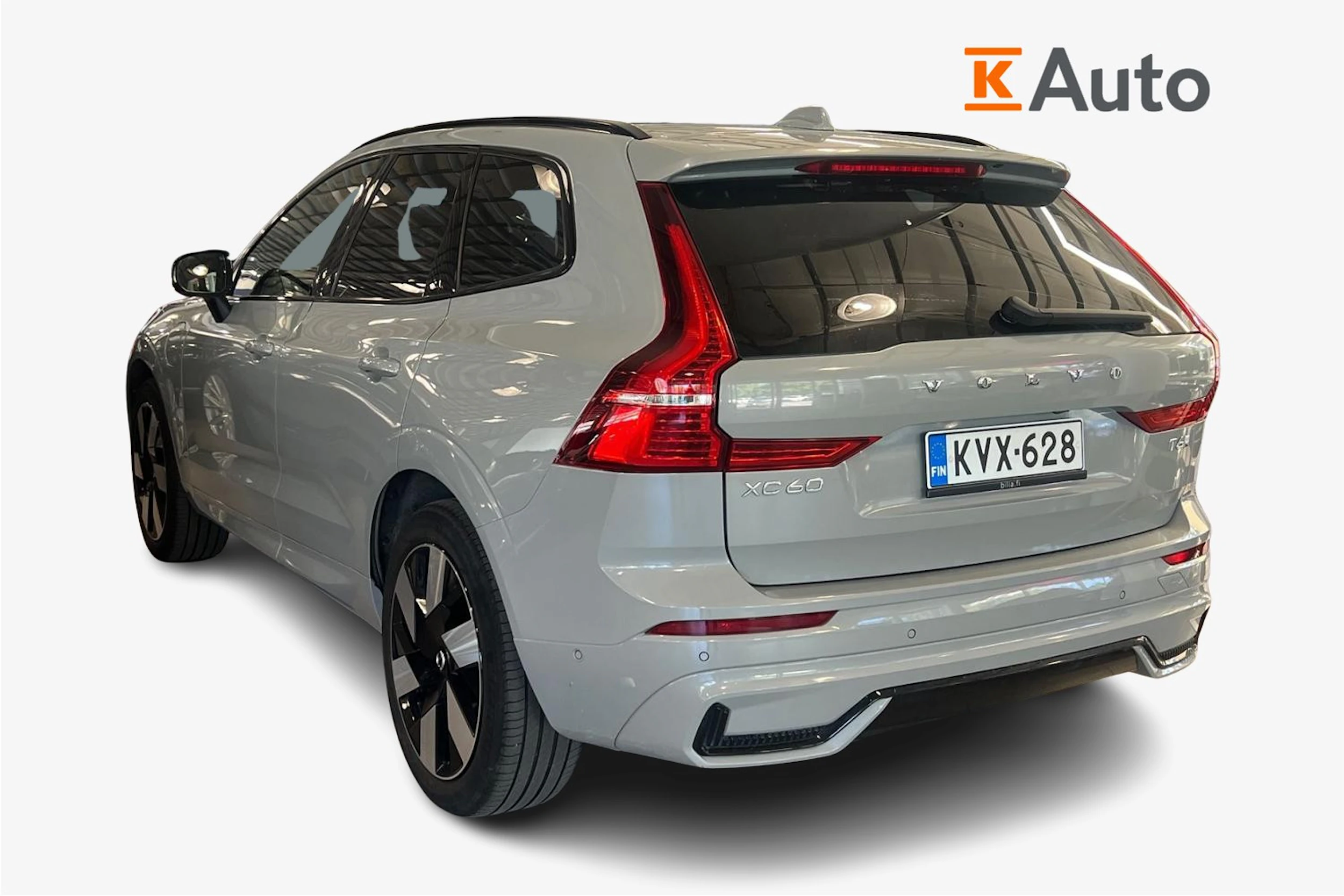 harmaa Volvo XC60 2024 kuva 2.
