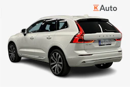 valkoinen Volvo XC60 2024 kuva 2.
