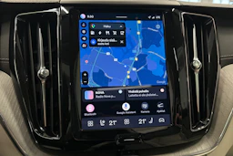 valkoinen Volvo XC60 2024 kuva 25.