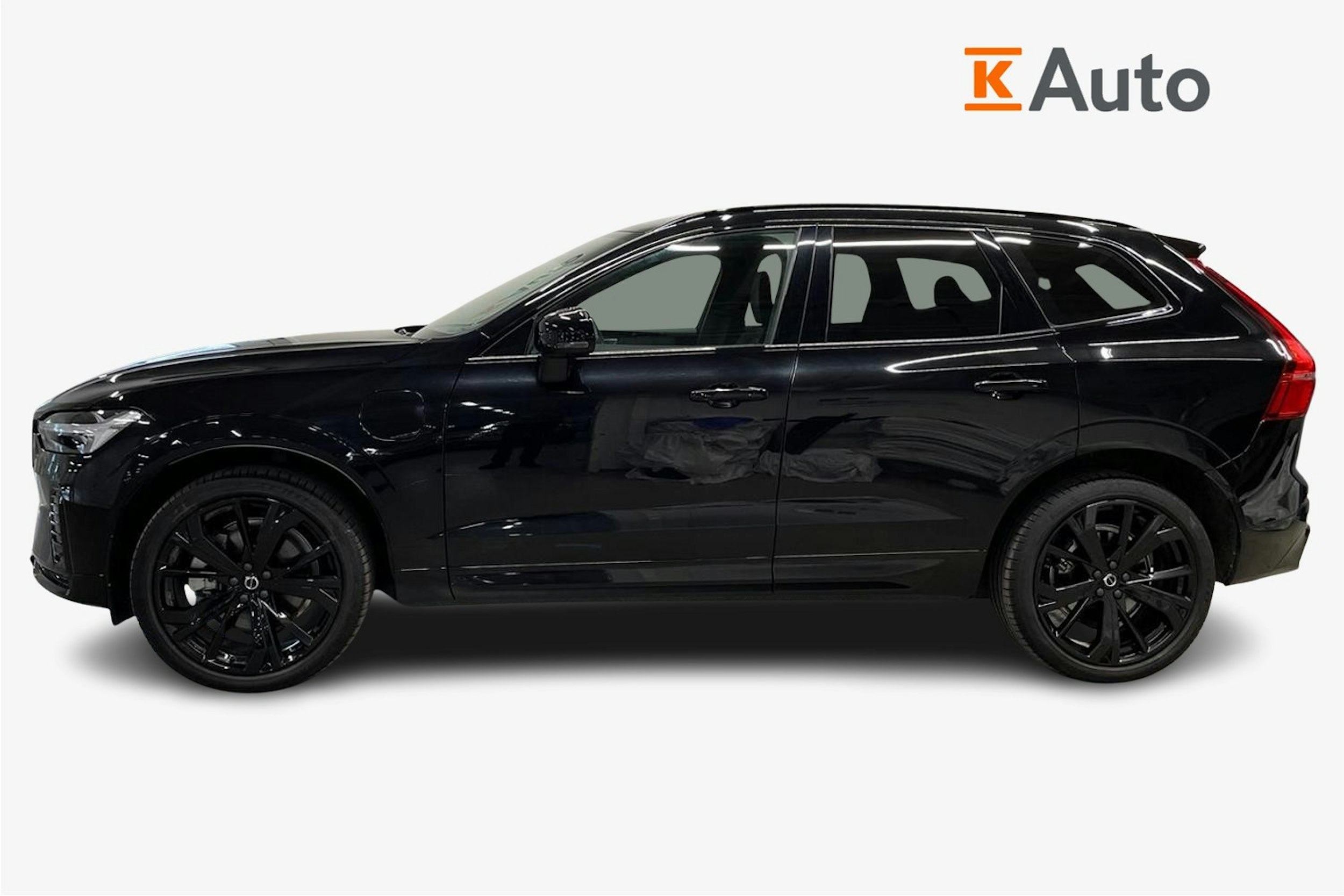 Musta Volvo XC60 2024 kuva 6.