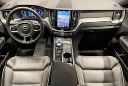 Musta Volvo XC60 2024 kuva 9.