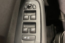 Musta Volvo XC60 2024 kuva 23.