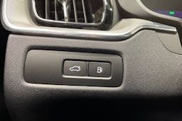 Musta Volvo XC60 2024 kuva 24.